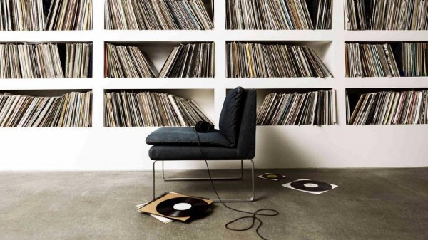 Vinyl is Back – Why 2013 is a Good Year to Break Out the Record Player