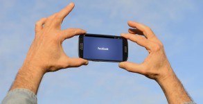 facebook-phone-istock