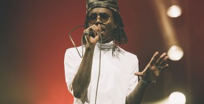 Dev Hynes performing